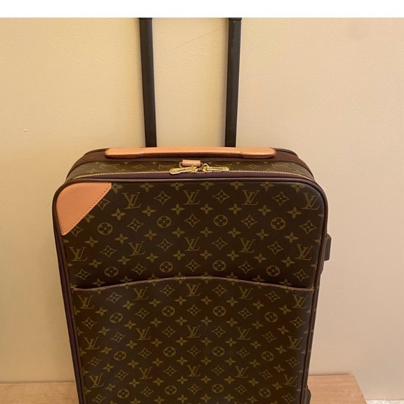 Authentic Louis Vuitton pegase 55 monogram - Picture 2 of 8